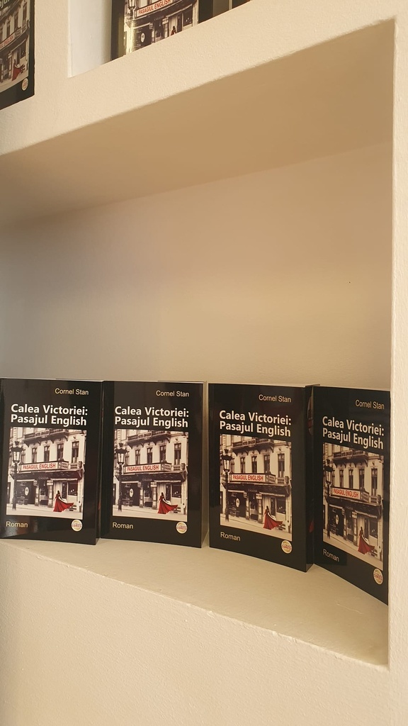 Calea Victoriei: Pasajul English | Librăria Coresi